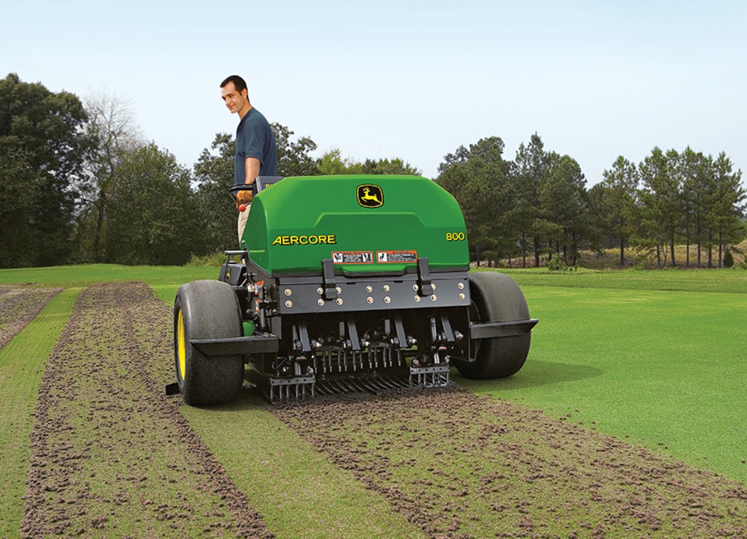 Aireadora Aercore™ 800 en el campo.