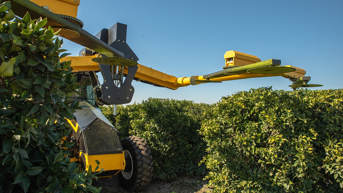 Self-Propelled Pruning Machine Powered by Tier 4 Engine in Orchard