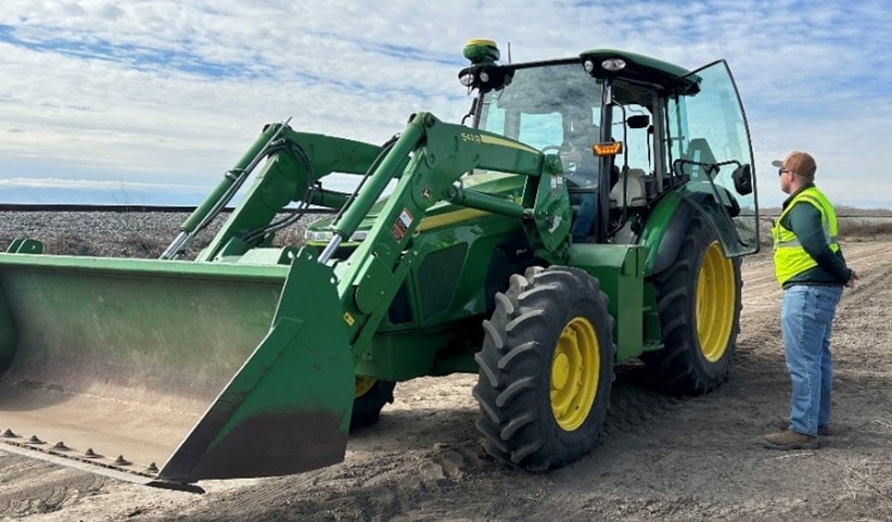 Customers react to John Deere’s new electric tractor prototype