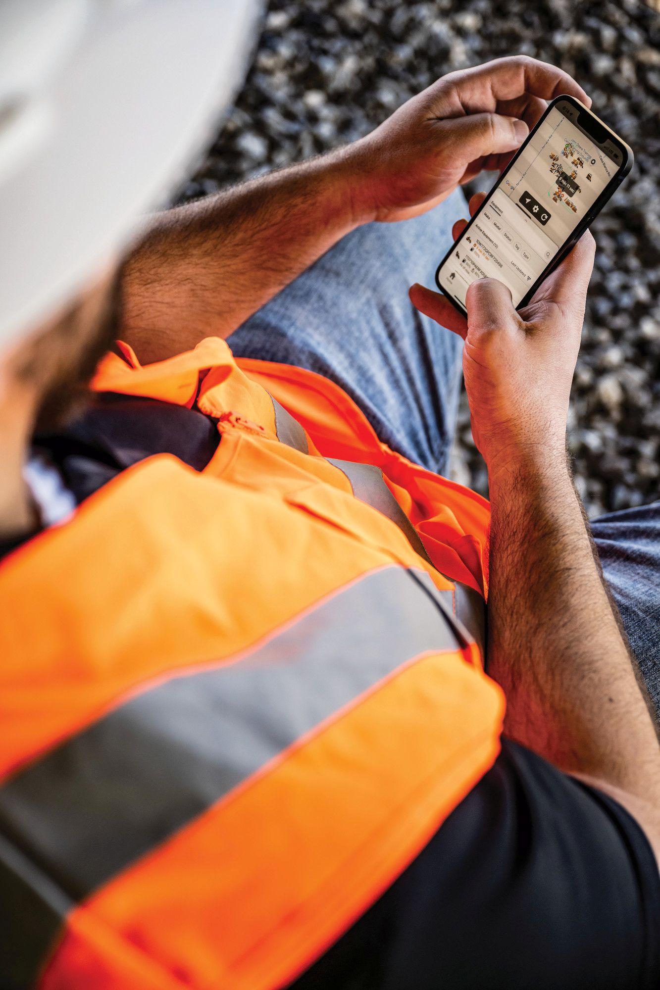 John Deere owner uses PRO Service on phone