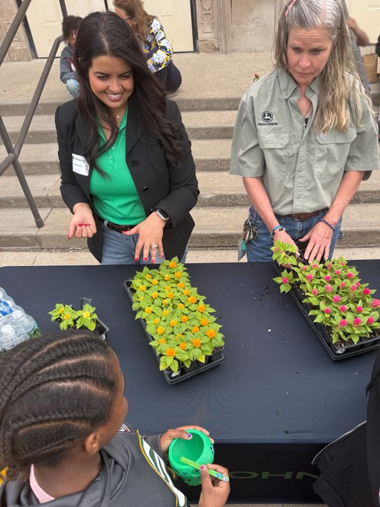 John Deere employees volunteer at Moline school event