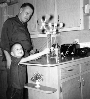 Noel Anderson built a Tinker Toy windmill driven by an electric motor