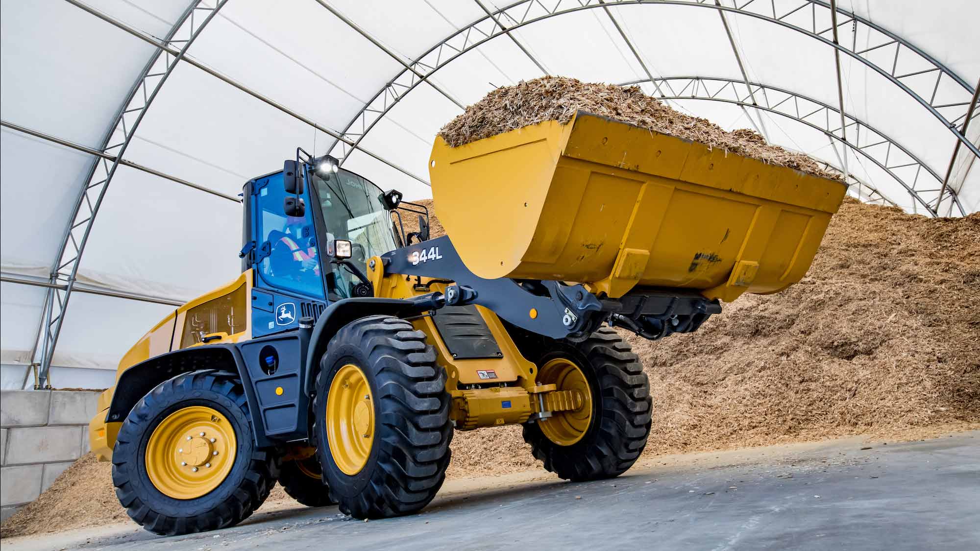 344L with a fully loaded bucket