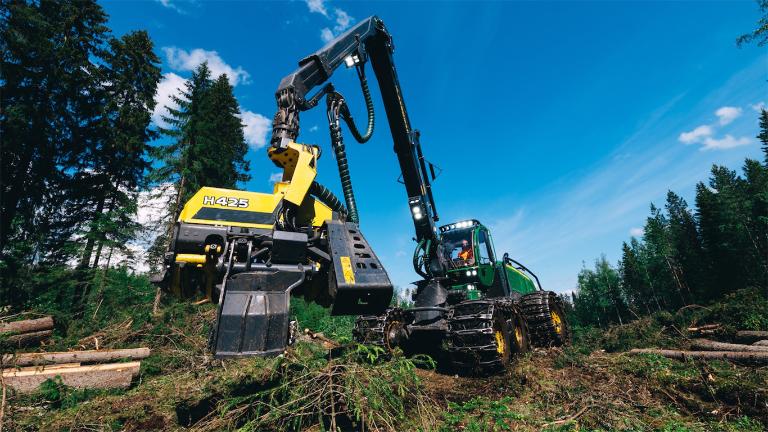Large image of H425 harvester head.
