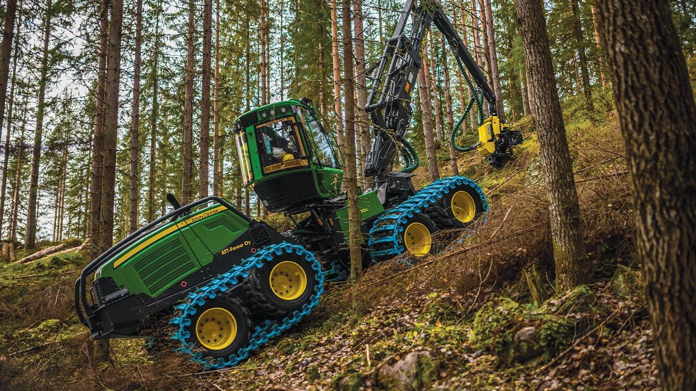 1170g wheeled harvester in forest