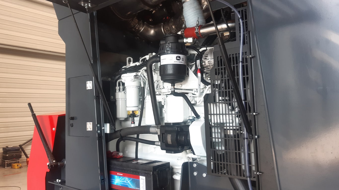 The John Deere 9L industrial engine inside a Ufkes Greentec woodchipper