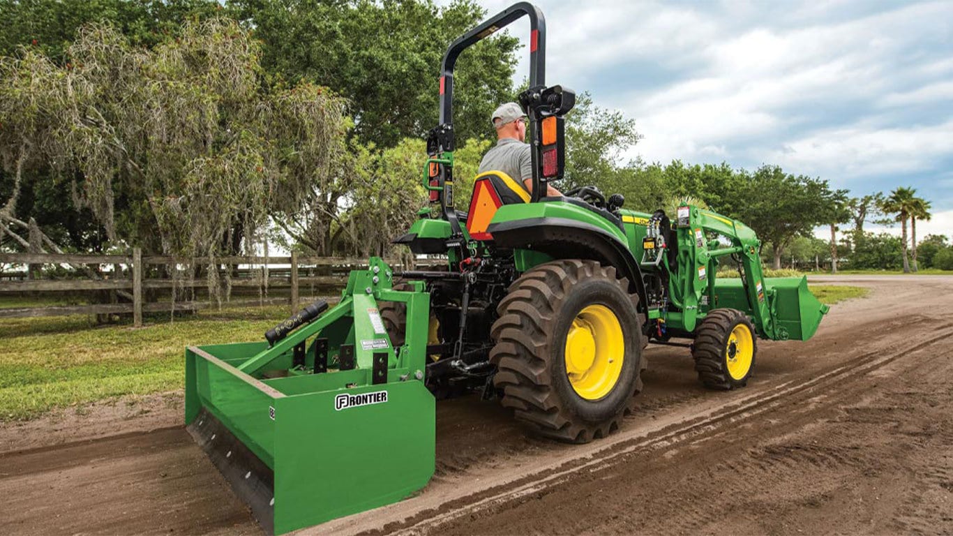 John deere 2025 2038r mowing