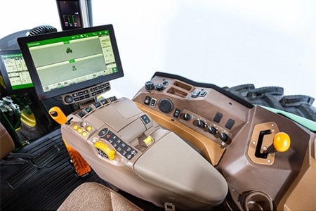 G5 integrated display <sup>Plus</sup> and corner speaker monitor