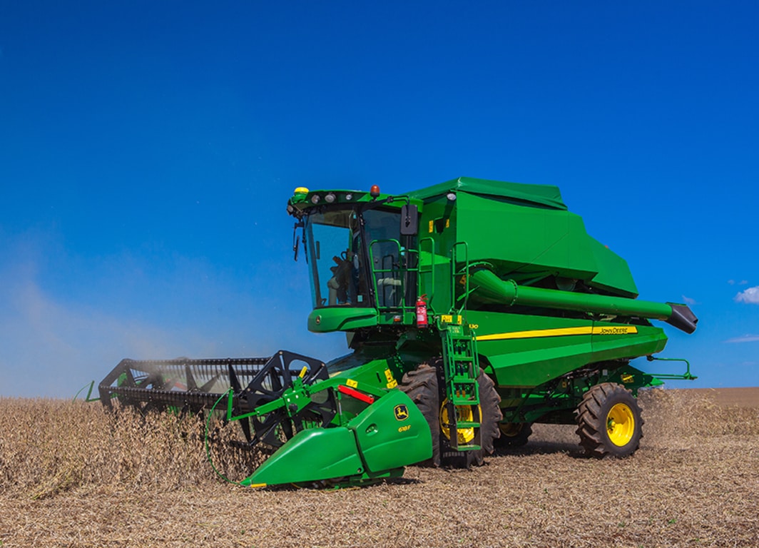 La plataforma de corte serie 600F en la cosechadora de John Deere.