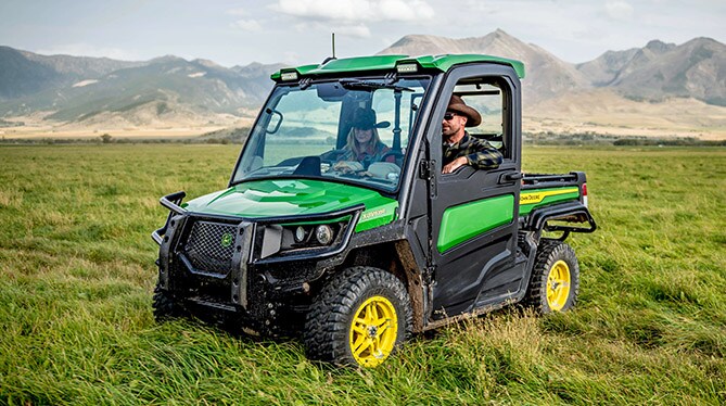 John Deere XUV835R Signature Edition