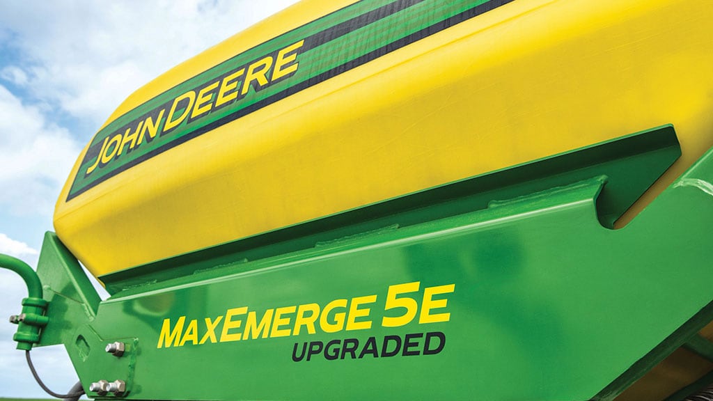 John Deere planter's commodity tank