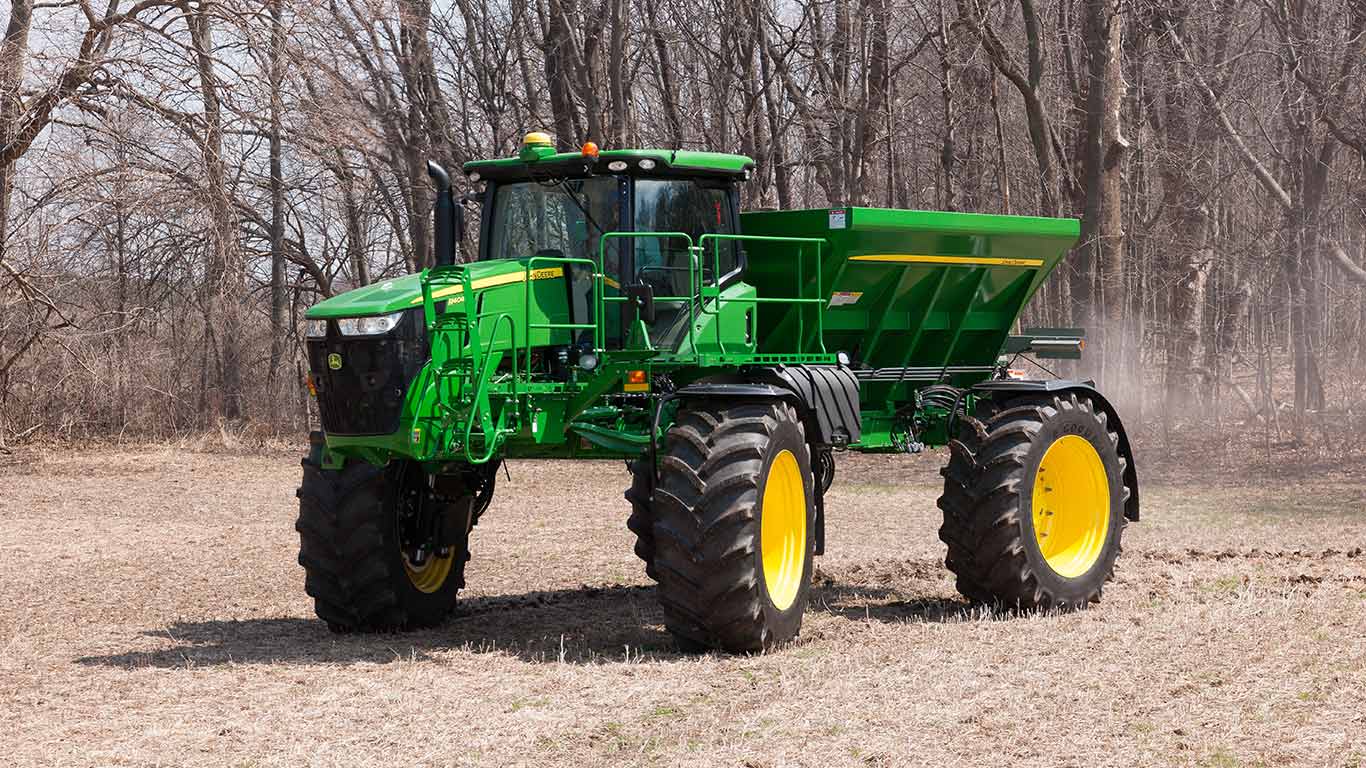 R4045 Dry Spinner Spreader in field