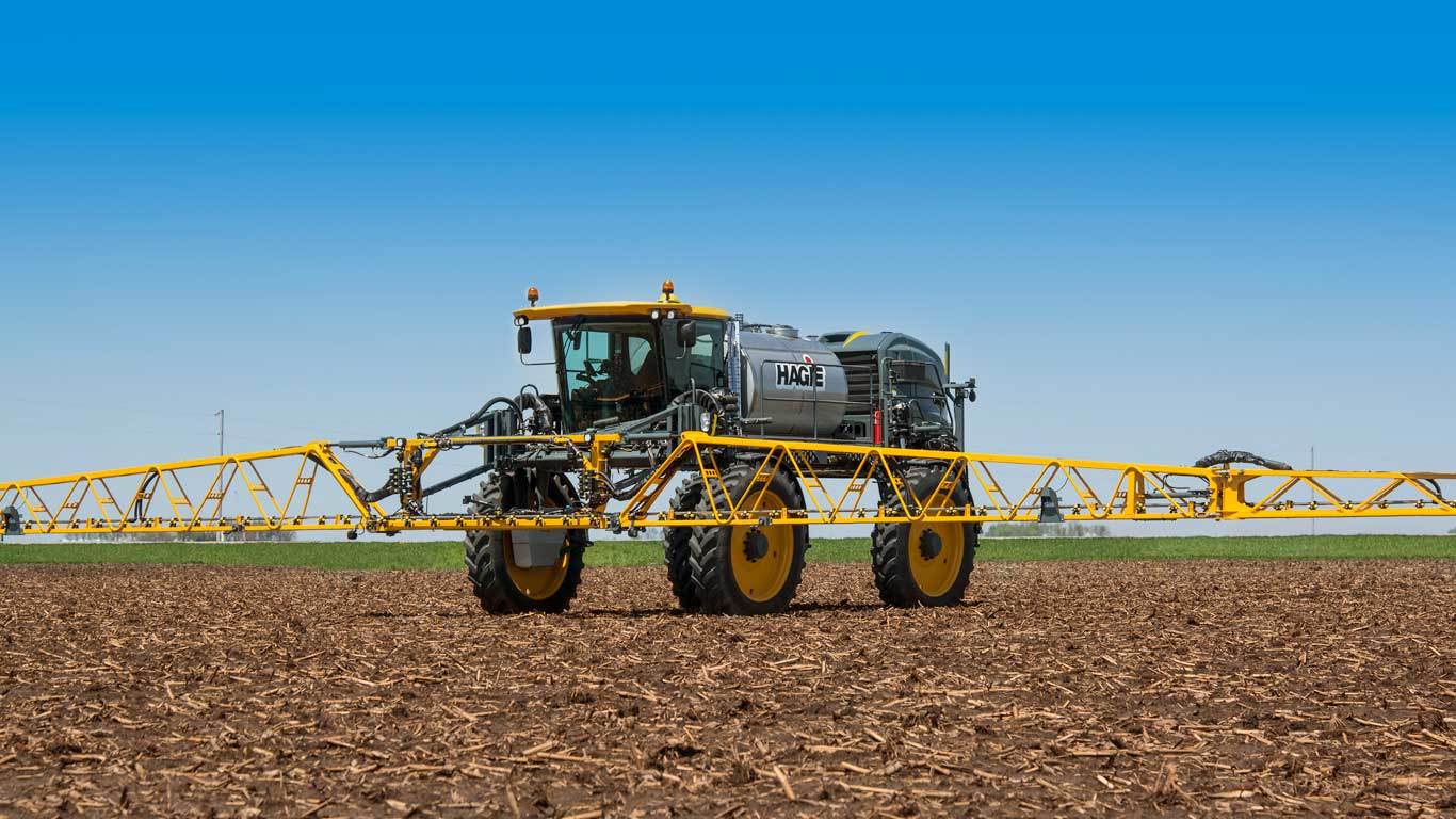 big farm john deere sprayer