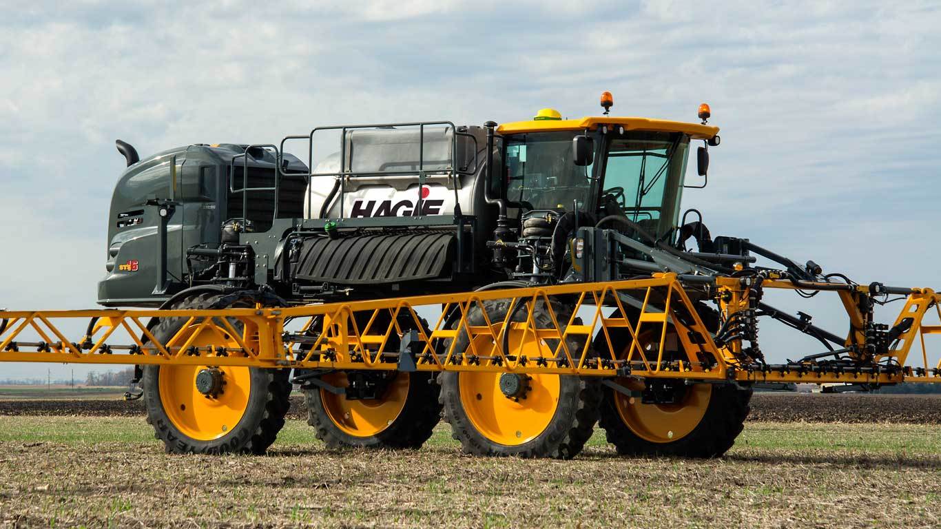STS16 Hagie™ Self-Propelled Sprayer