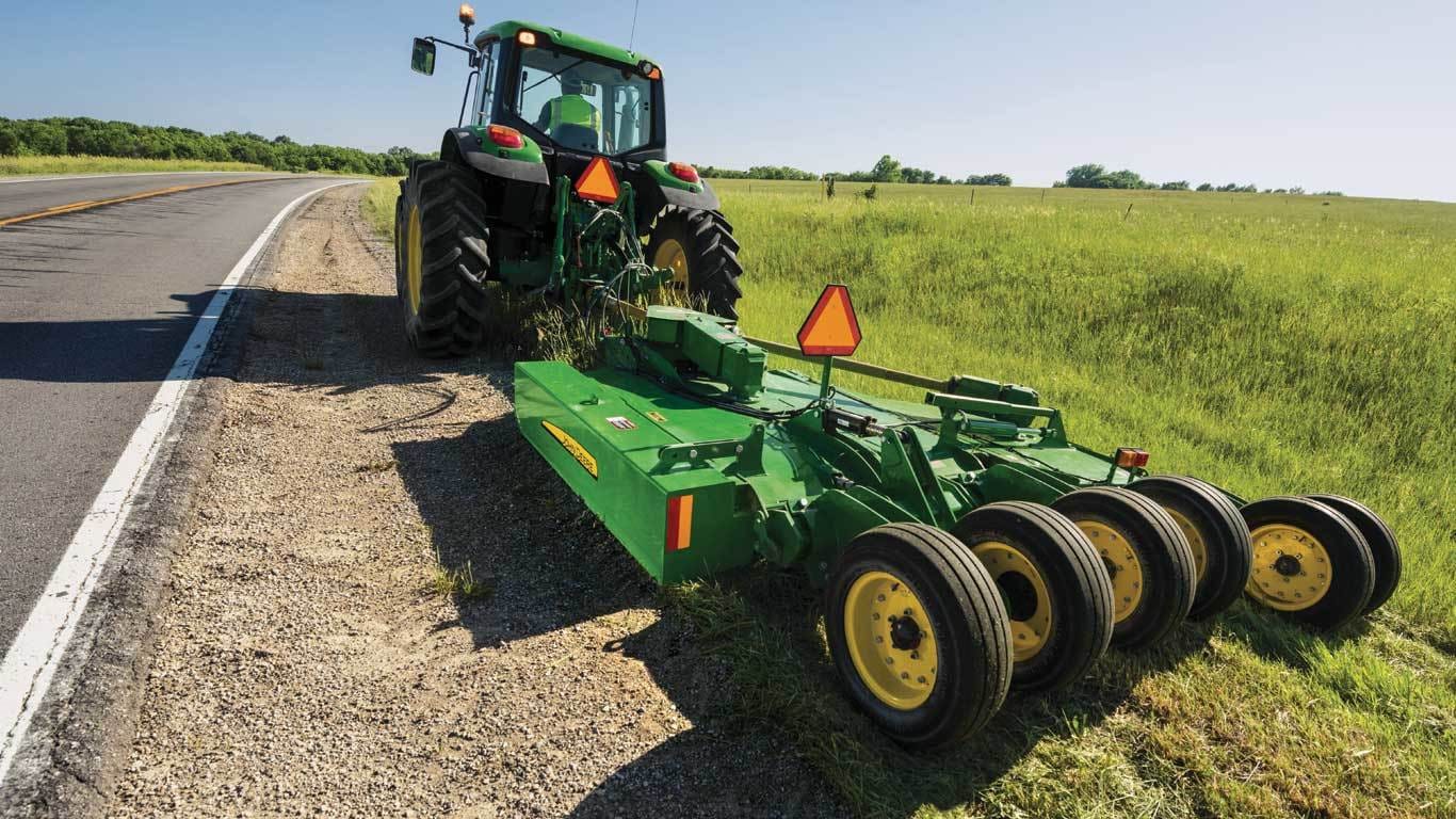 Field Image of R10 Flex Wing Rotary Cutter