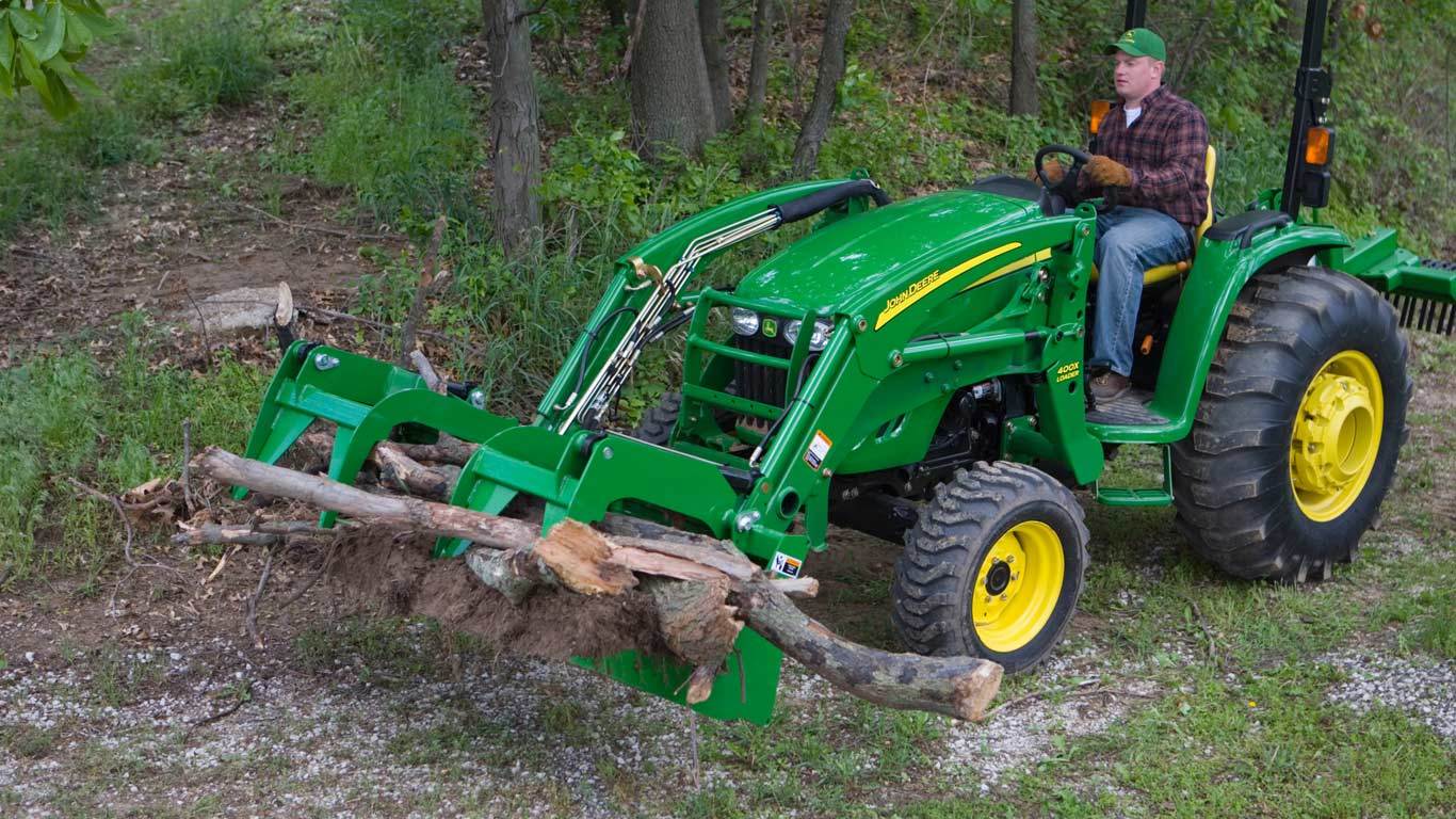 field image of Frontier ad11 debris grapple on a tractor