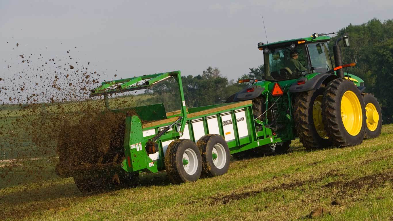 Livestock amp Equine Equipment  MS14 Manure Spreaders  John Deere US