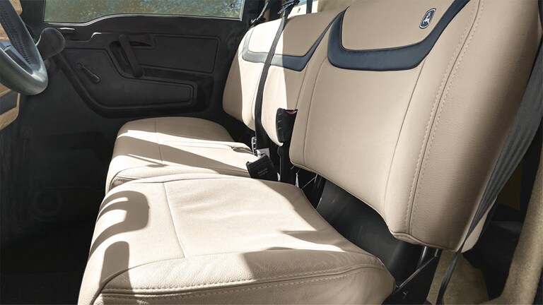leather seats in Signature Edition Full Size Crossover Gator
