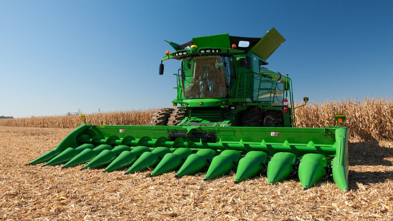 image of 712c corn head platform in field