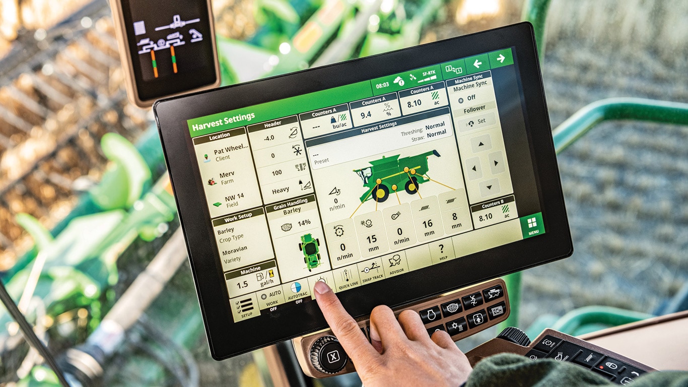 G5 Plus CommandCenter display in combine