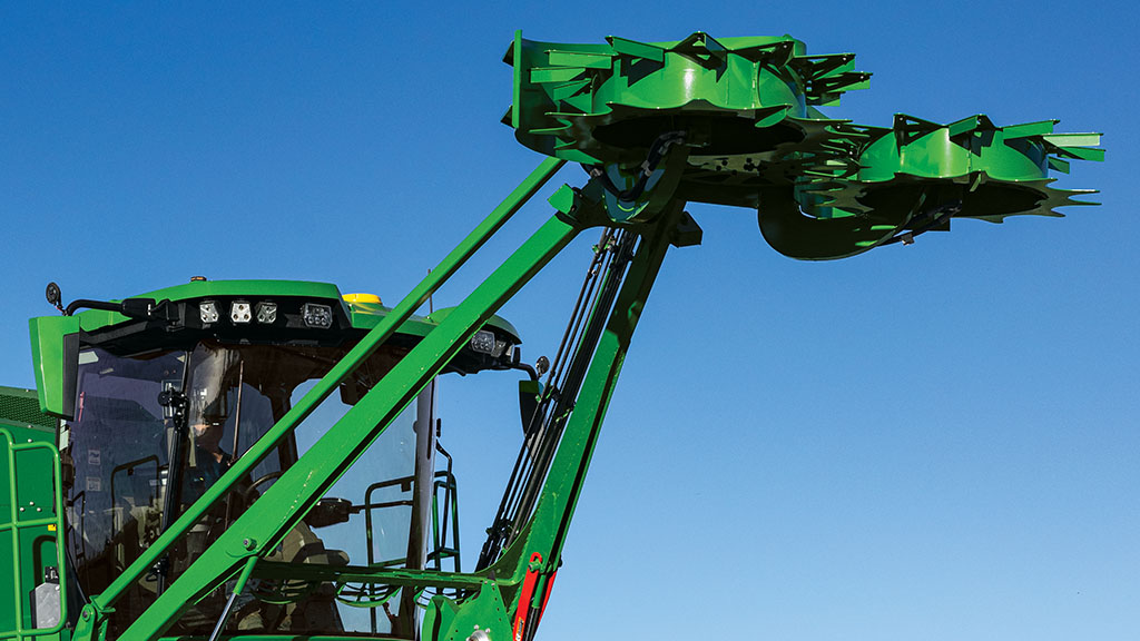 Close-up photo of the raised topper on a CH Series Sugar Harvester.