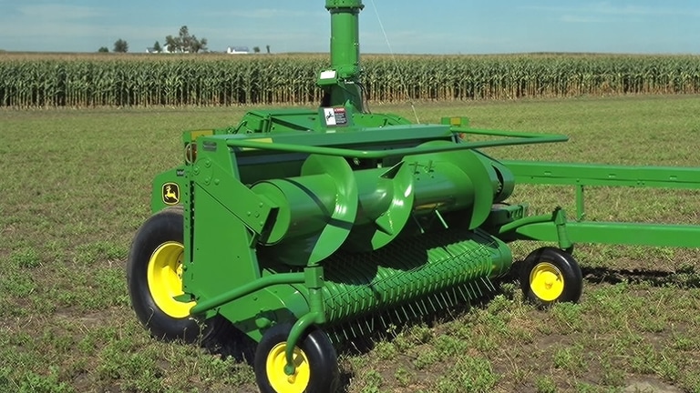 Field image of 3955 forage harvester