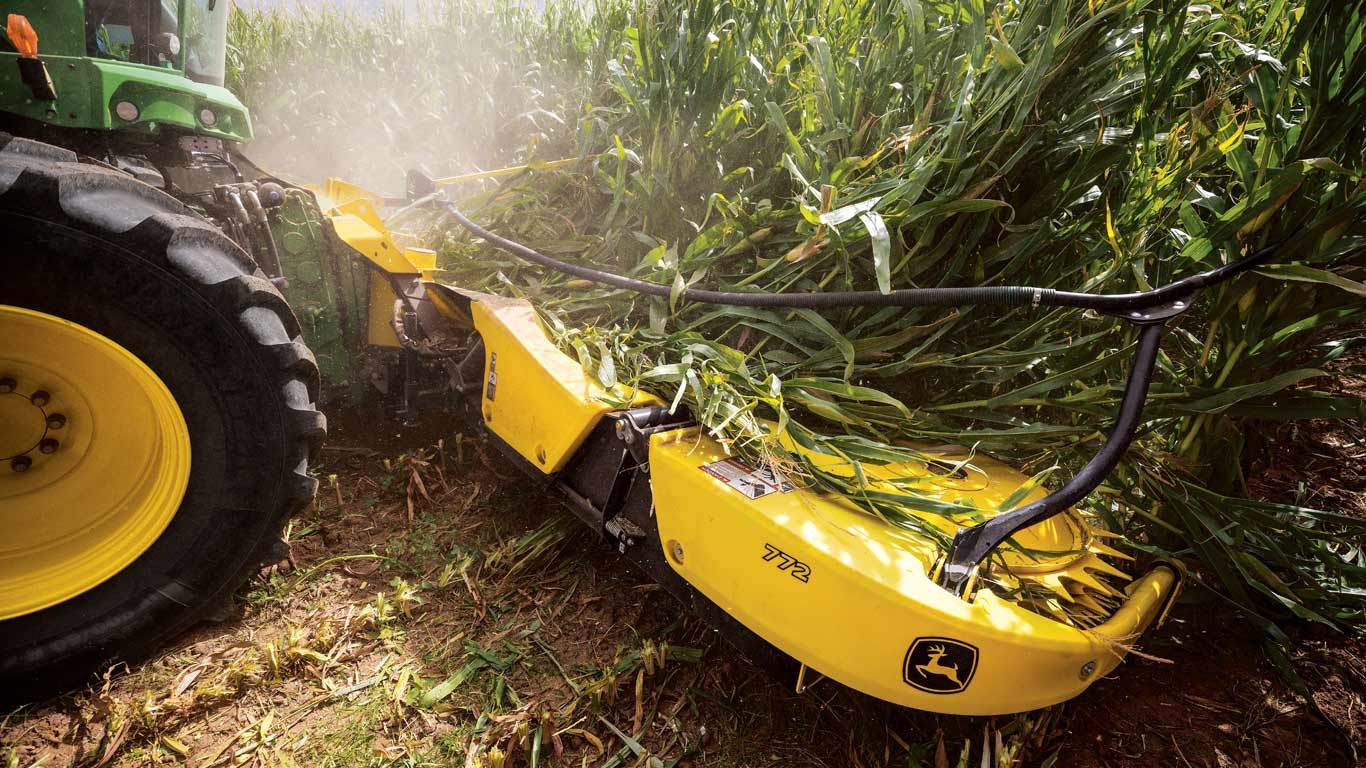 772 header at work in a field.