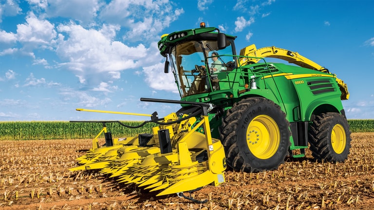 8800 Self-Propelled Forage Harvester