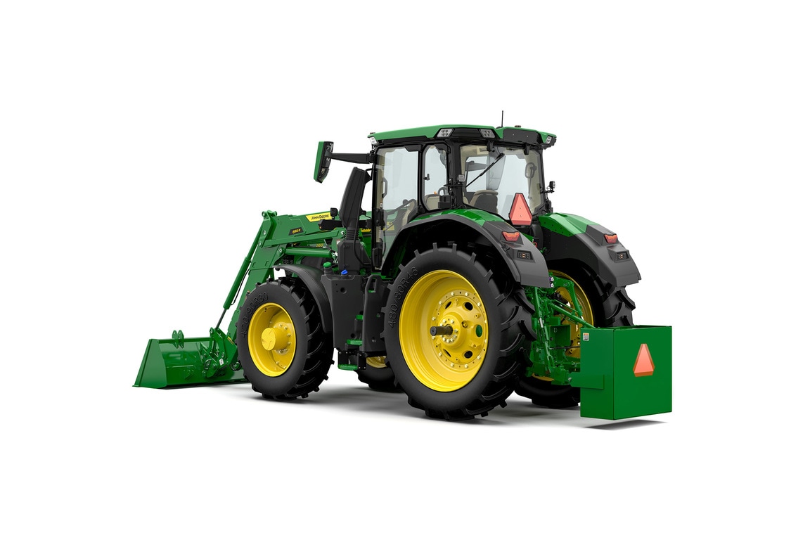 Rear left studio image of 682r MSL loader mounted on 6R 260 tractor