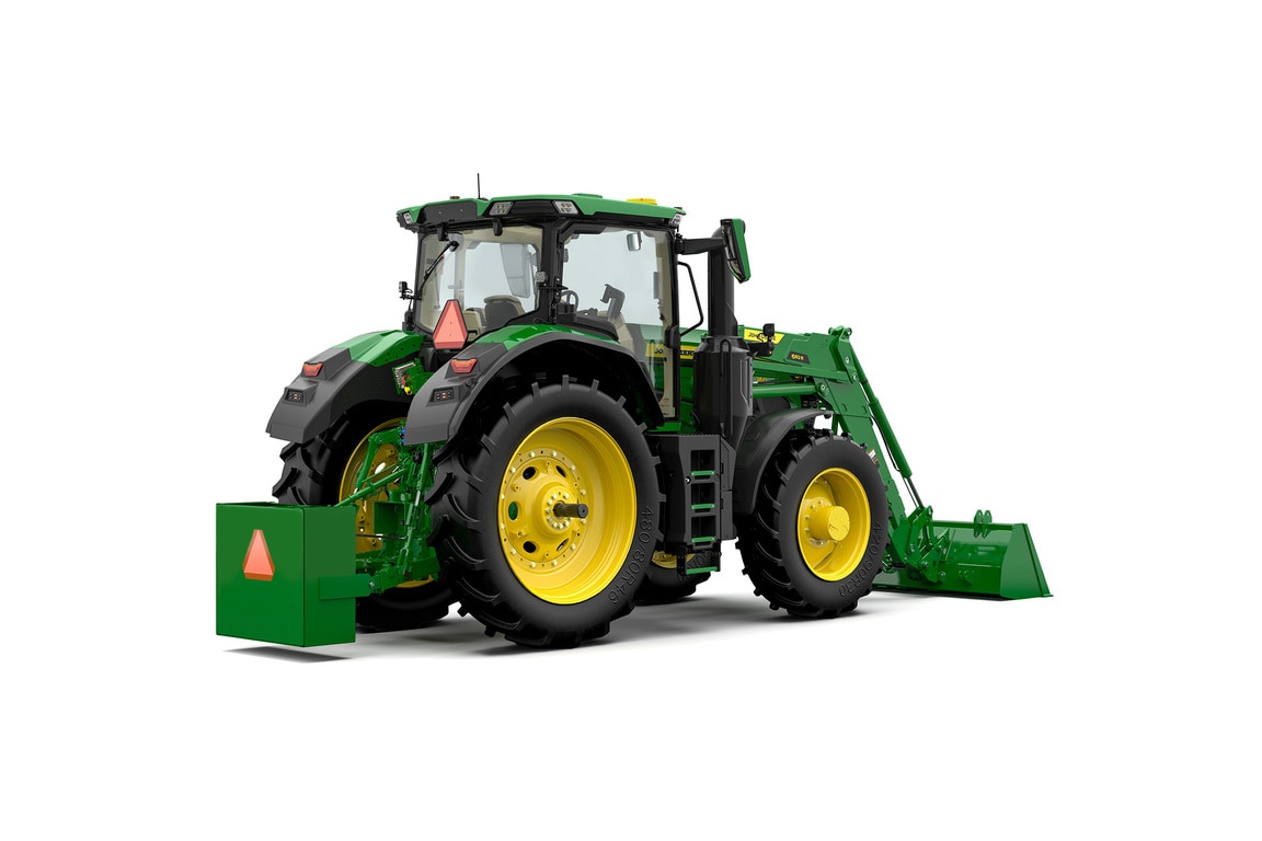Rear right studio image of 682r MSL loader mounted on 6R 260 tractor