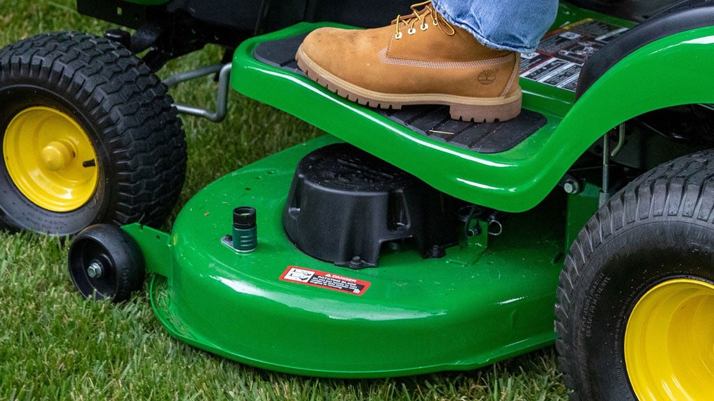 close up of mower deck