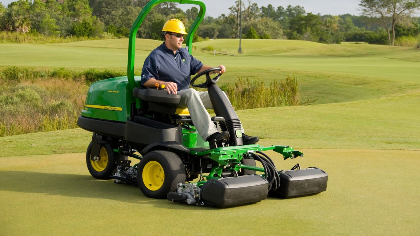 2750 E Cut Hybrid Triplex Mower Riding Greens Mowers John