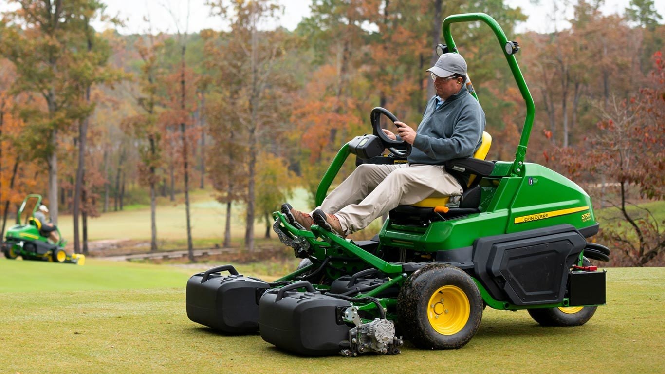 2750 E Cut Hybrid Triplex Mower Riding Greens Mowers John