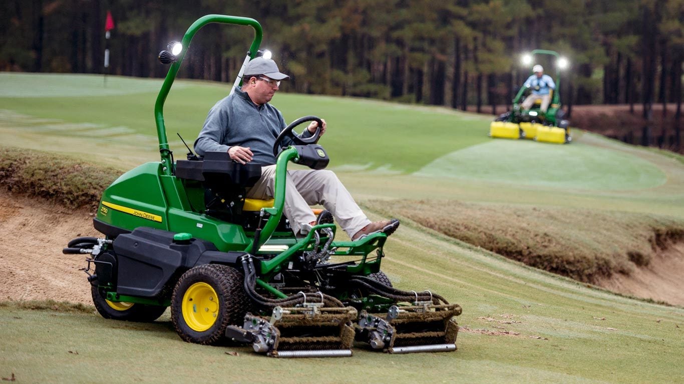 Field image of 2750 Precision Cut Riding Greens Mowers