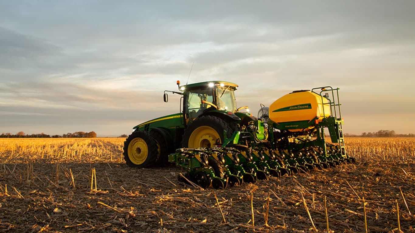 Field image of DR16 Planter