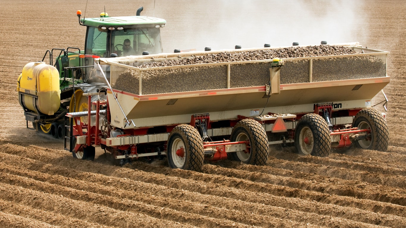 Field image of John Deere Active Implement Guidance