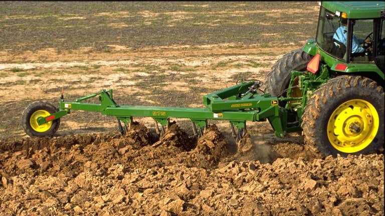 Field image of 975 Reversible Plow