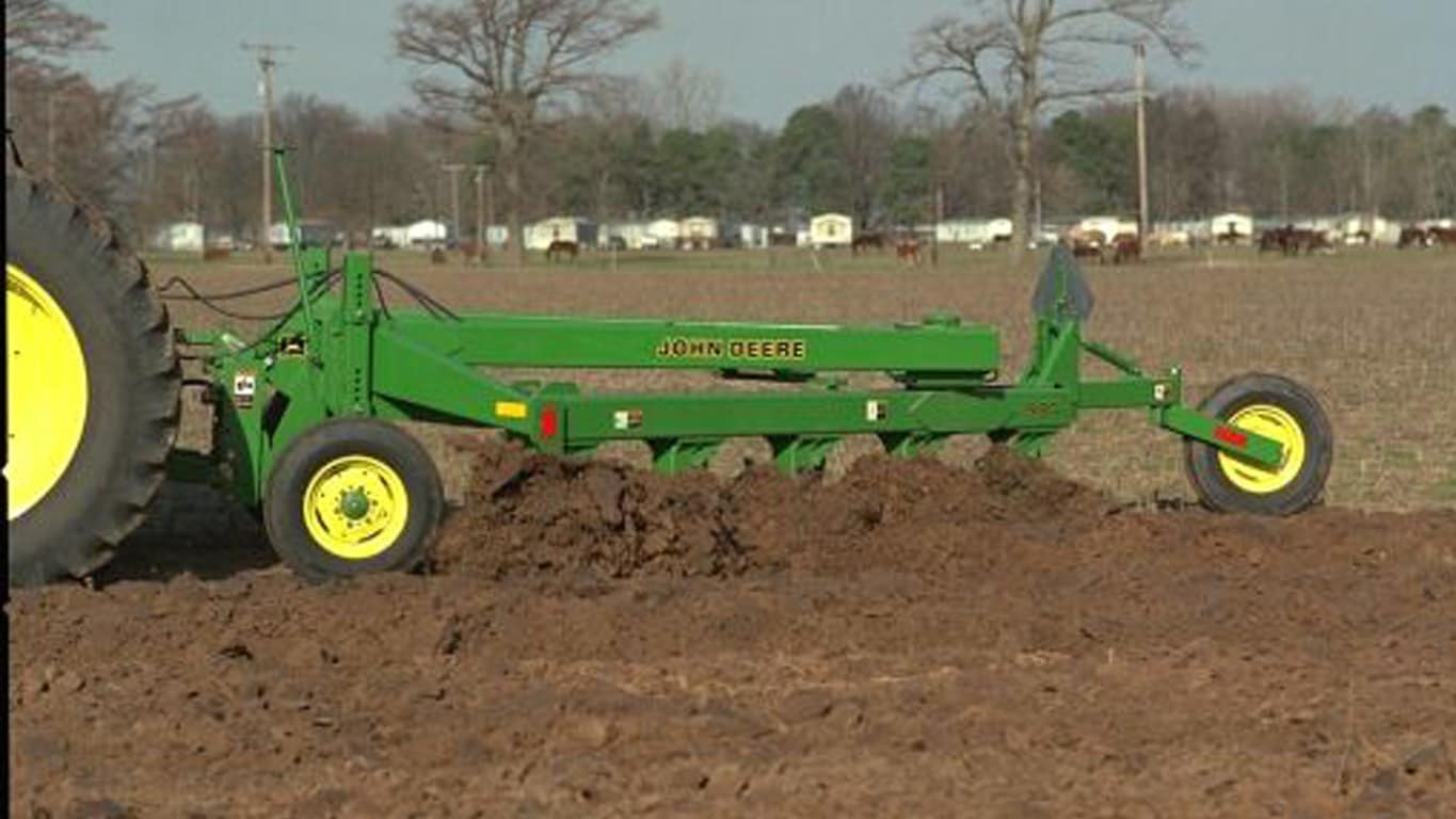 Field image of 995 reversible plow