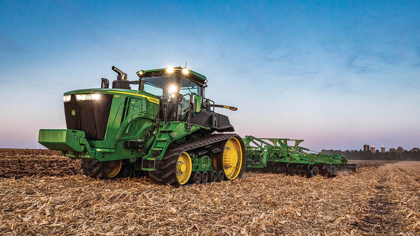 Field image of a 9RT 570 tractor