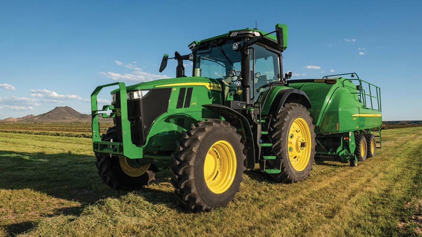 Field image of 7r 270 Row Crop Tractor