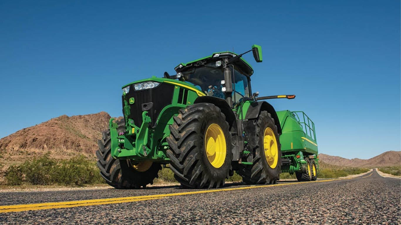 Field image of 7r 310 Row Crop Tractor