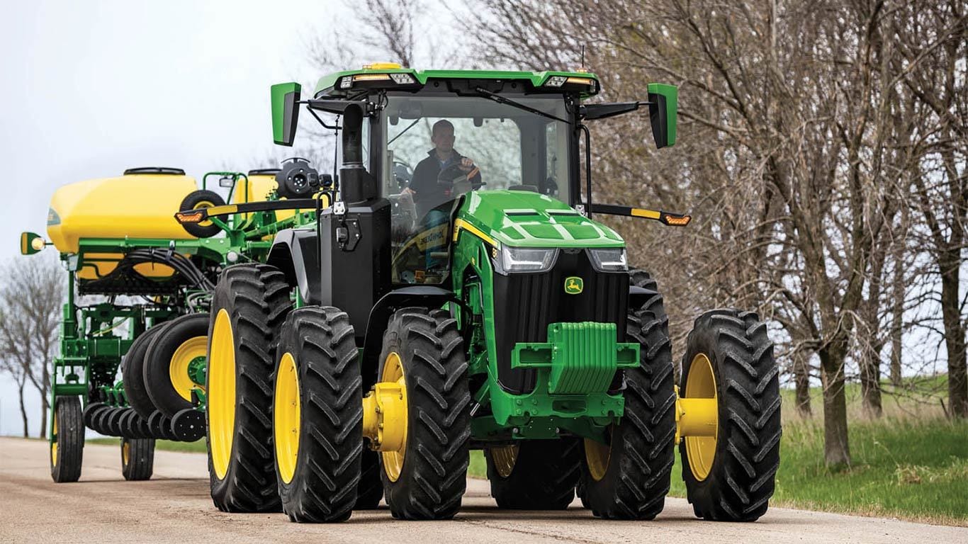 8R 410 Tractor, 410HP, Row-Crop Tractors