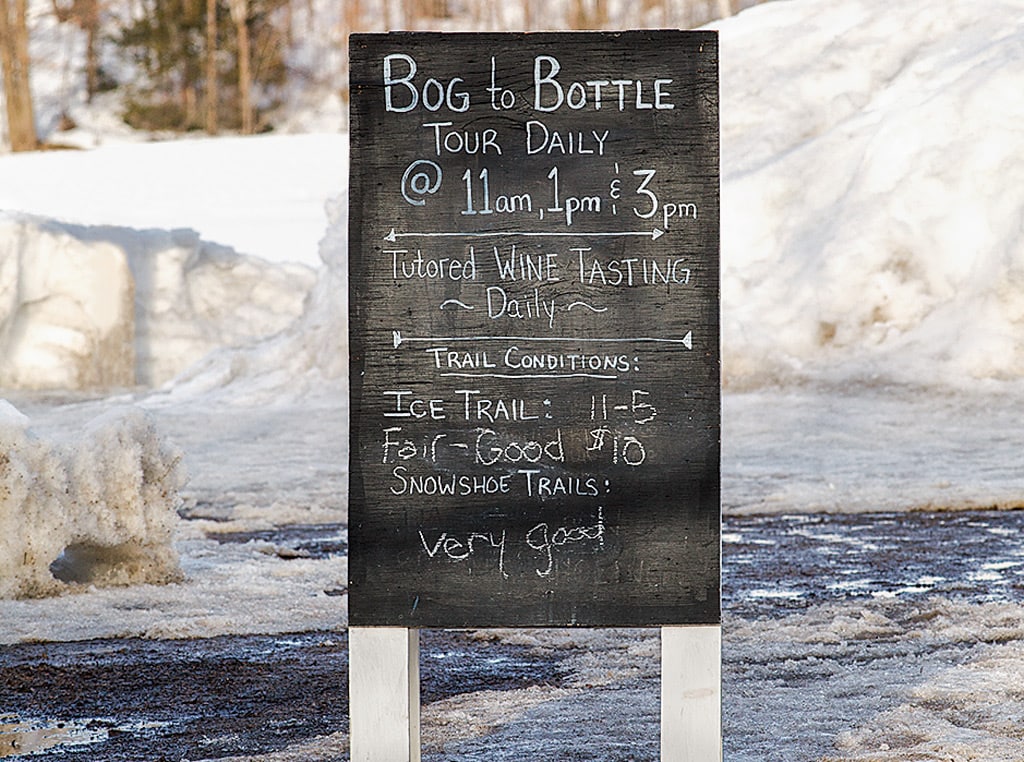 Bog sign on the ice